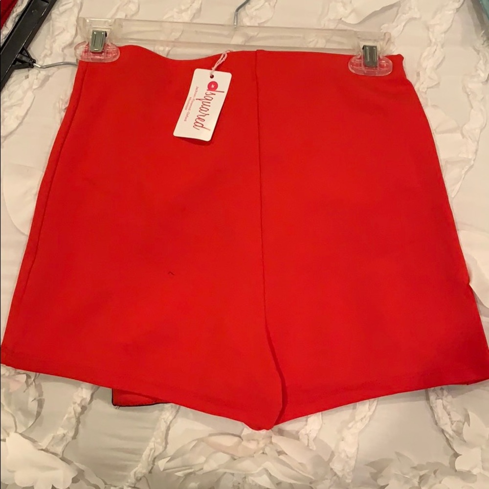 Red skort - Picture 2 of 2